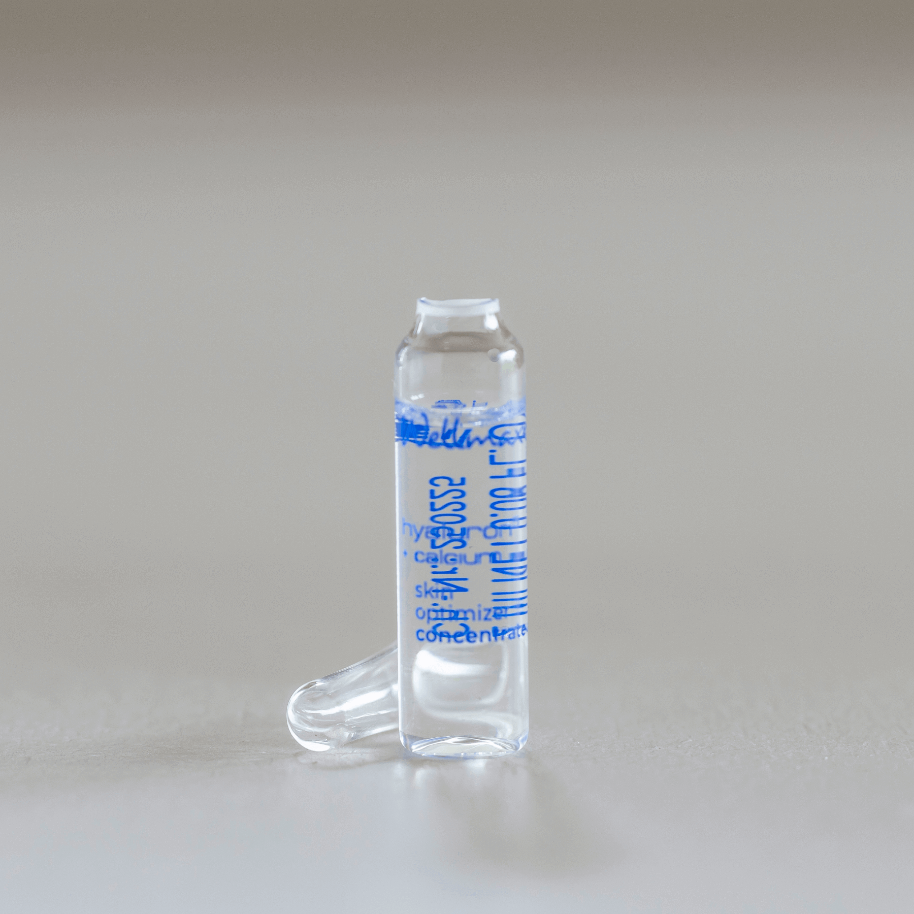 hyaluron⁵ + calcium skin optimizer concentrate